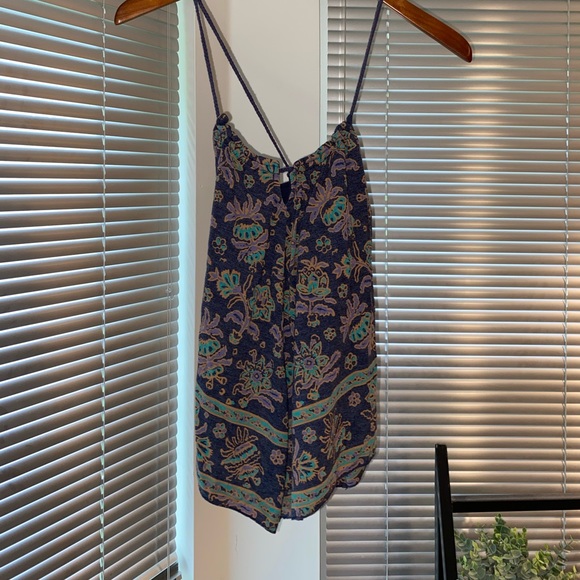 Cross Strapped Paisley Tank Top - Picture 2 of 4